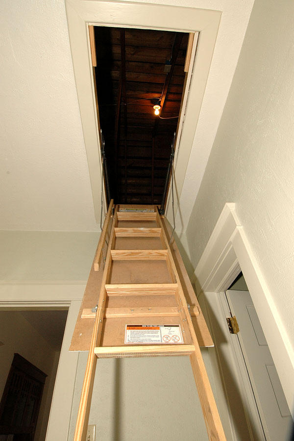 Kapaklı-Çatı-Merdivenler